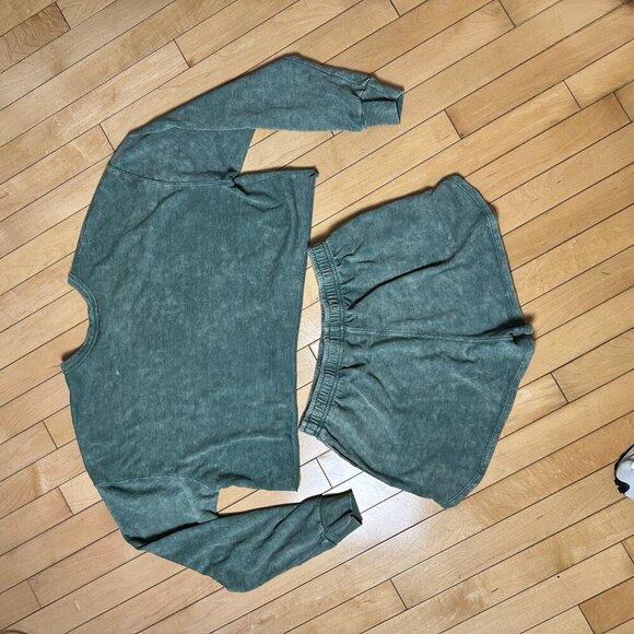 WILD FABLE Soft Washed 2 Piece Set Cropped Sweatshirt & Shorts Size XS/S - Picture 3 of 15